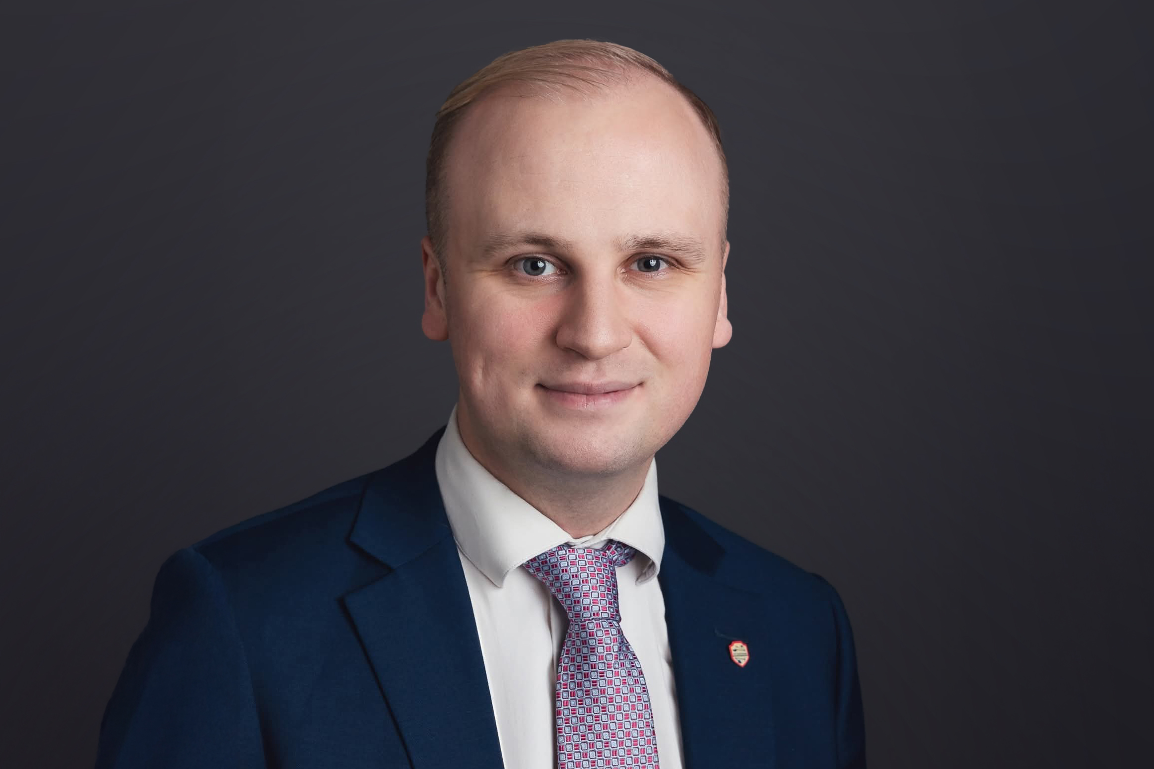 Jon Rags Frjálsíþróttavöllur á Hellu – rökrétt næsta skref - DFS.is