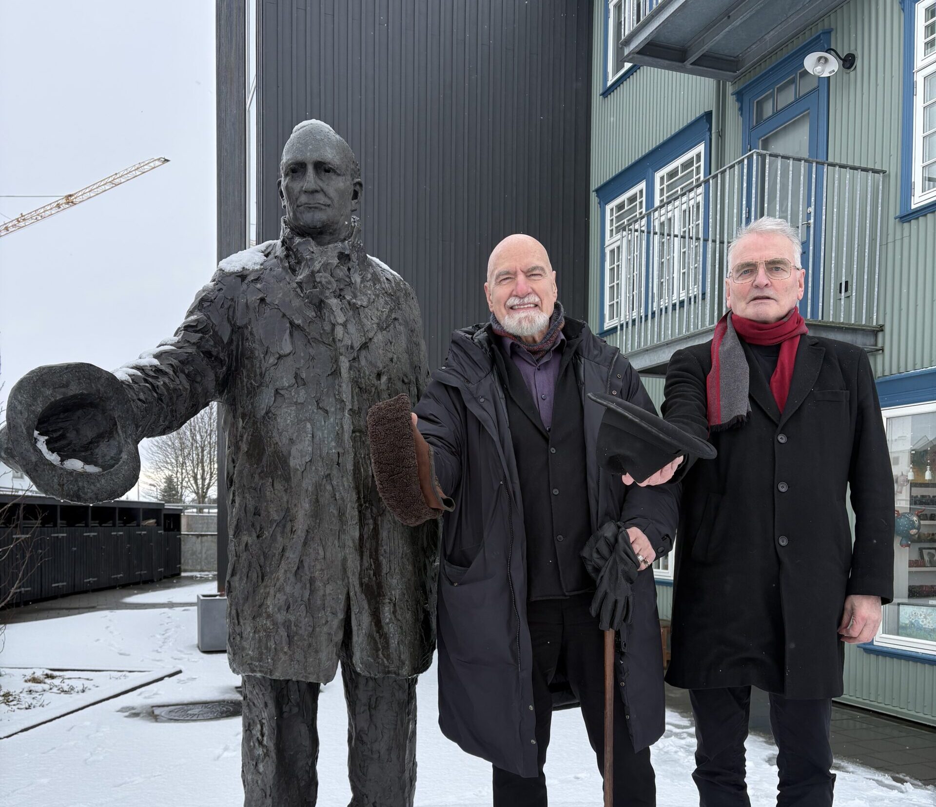 Egill söngvari hittir Egil Thorarensen - DFS.is